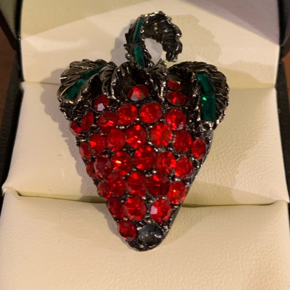 Jewelry - Vintage, Pell strawberry brooch
